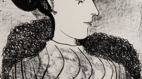 シニヨンの女性